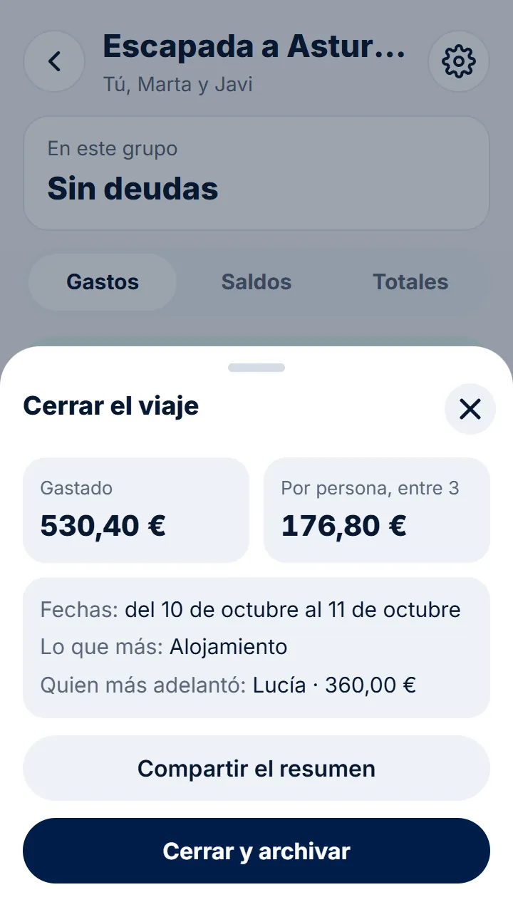 Toca «Cerrar y archivar». Si hace falta, se recupera en los ajustes del grupo, en «Opciones avanzadas».